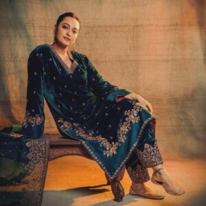sonakshi 9000 velvet suit set 3 piece